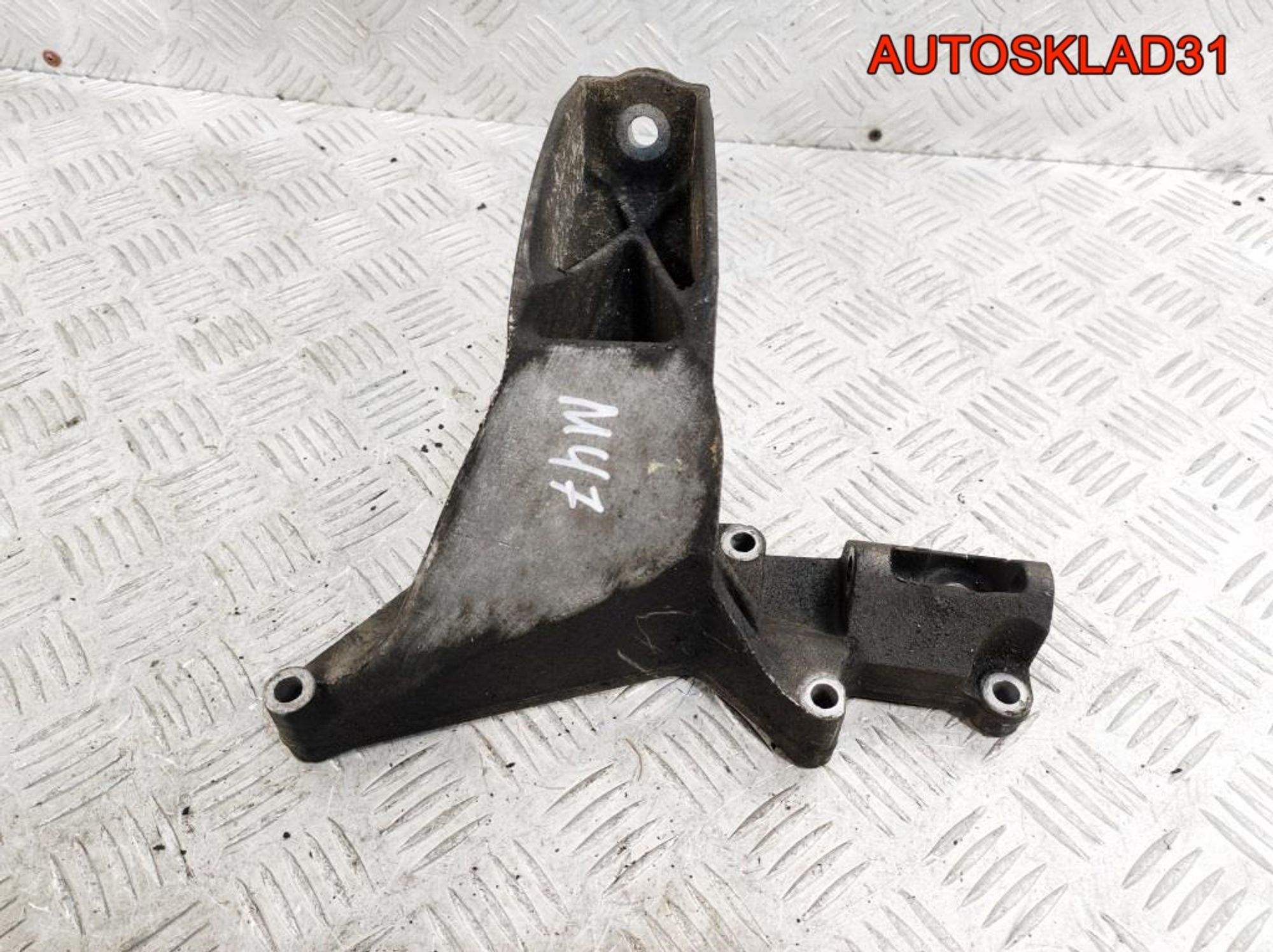 Кронштейн двигателя левый BMW E46 2,0 M47 22116753225 - АвтоСклад31.рф - авторазборка контрактные б/у запчасти в г. Белгород Кронштейн двигателя левый BMW E46 2,0 M47 22116753225 - АвтоСклад31.рф - авторазборка контрактные б/у запчасти в г. Белгород
