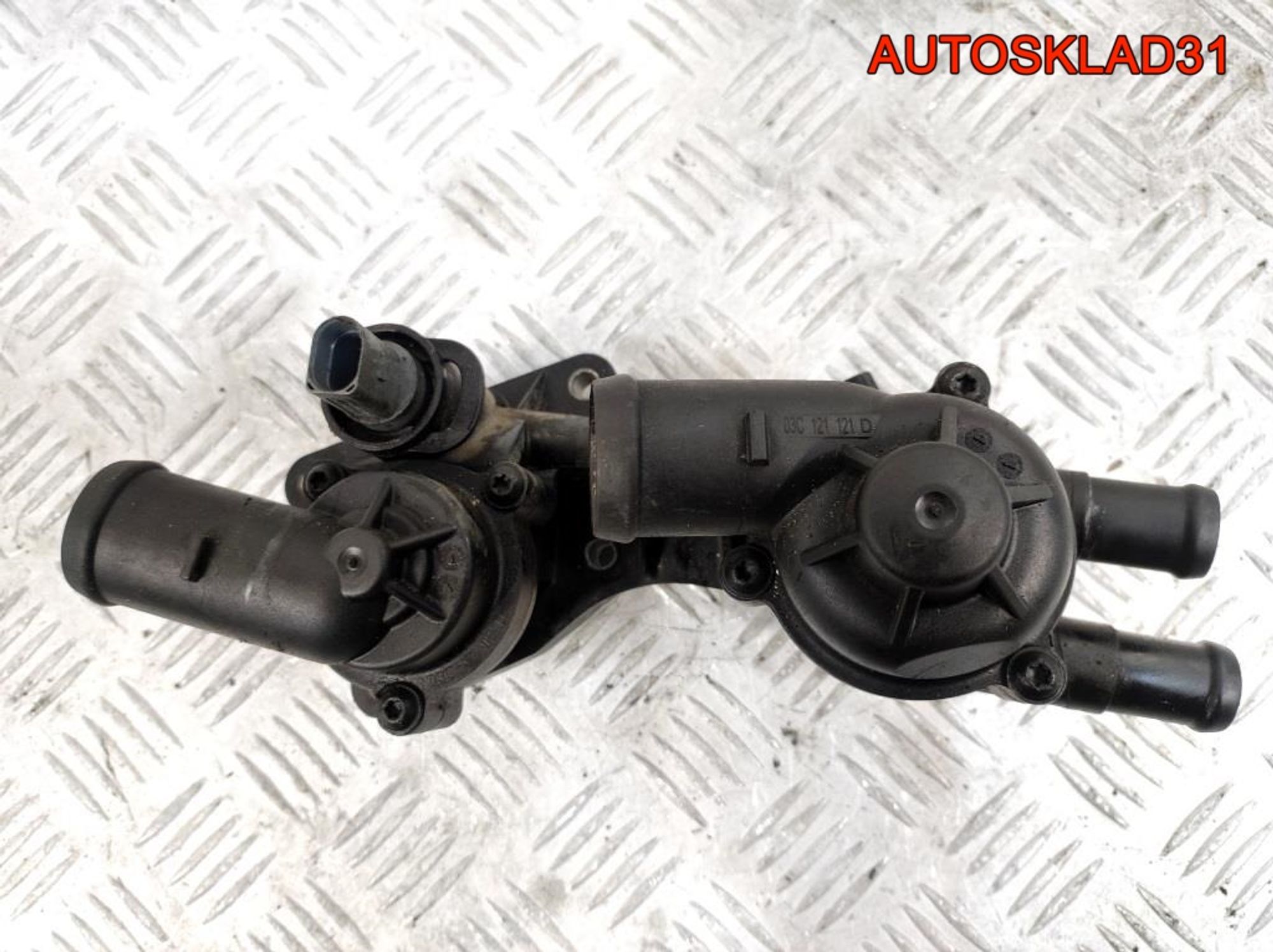 Корпус термостата VW Golf 4 1,4 BCA 03C121121D - АвтоСклад31.рф - авторазборка контрактные б/у запчасти в г. Белгород Корпус термостата VW Golf 4 1,4 BCA 03C121121D - АвтоСклад31.рф - авторазборка контрактные б/у запчасти в г. Белгород