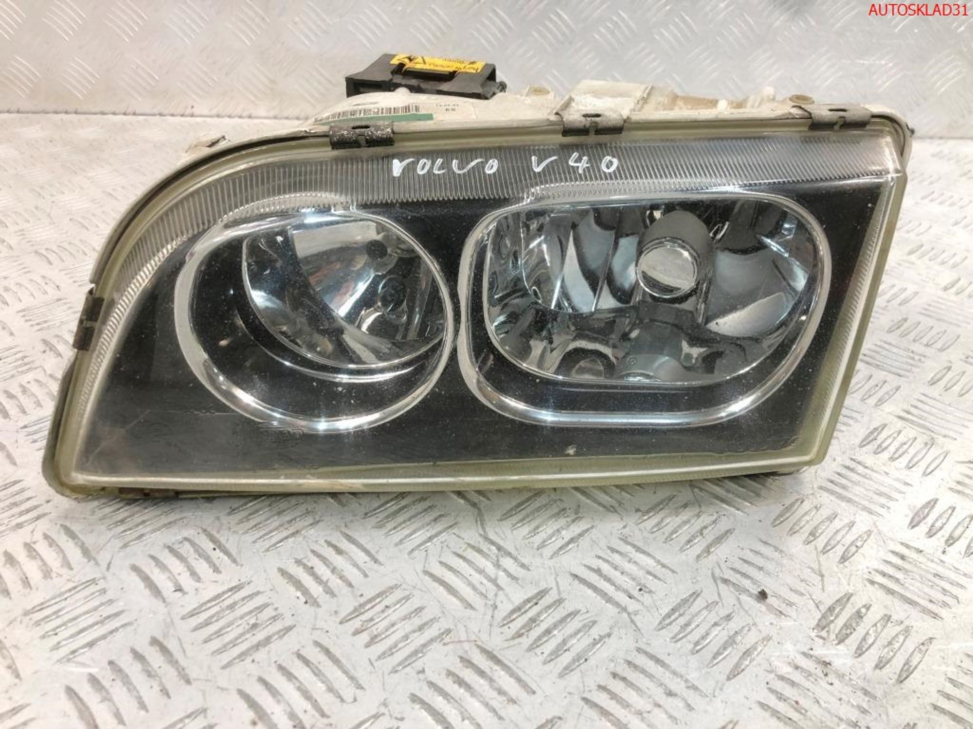 Фара левая Ксенон Volvo V40 30899884 - АвтоСклад31.рф - авторазборка контрактные б/у запчасти в г. Белгород Фара левая Ксенон Volvo V40 30899884 - АвтоСклад31.рф - авторазборка контрактные б/у запчасти в г. Белгород