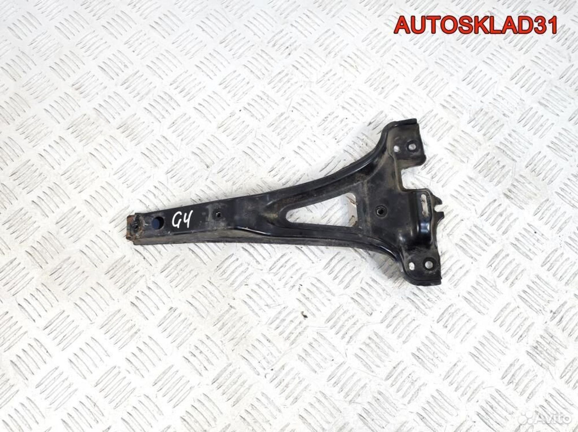 Кронштейн замка капота VW Golf 4 1J0805569B - АвтоСклад31.рф - авторазборка контрактные б/у запчасти в г. Белгород Кронштейн замка капота VW Golf 4 1J0805569B - АвтоСклад31.рф - авторазборка контрактные б/у запчасти в г. Белгород