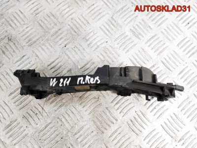 Кронштейн ручки передней левой Mercedes W211 A2037600334 - АвтоСклад31.рф - авторазборка контрактные б/у запчасти в г. Белгород