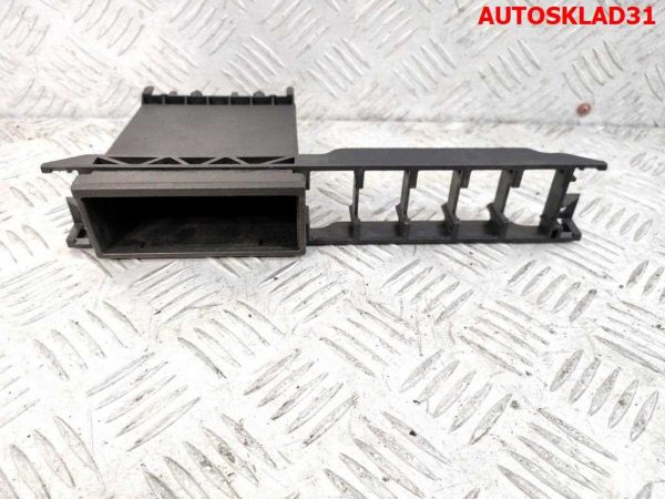 Дефлектор воздушный задний VW Touran 1 1T0819203B - АвтоСклад31.рф - авторазборка контрактные б/у запчасти в г. Белгород