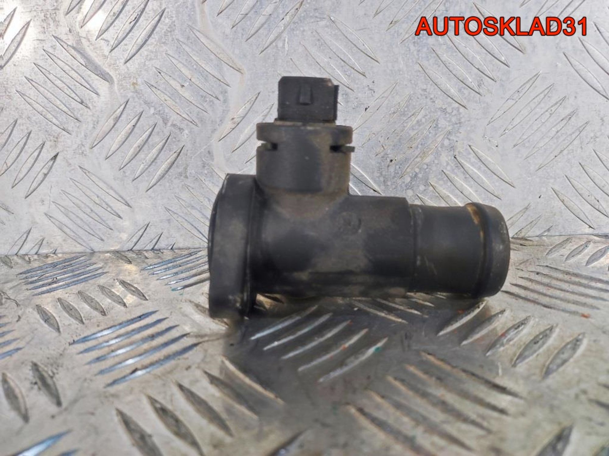 Фланец системы охлаждения Audi A4 B5 028121133 - АвтоСклад31.рф - авторазборка контрактные б/у запчасти в г. Белгород Фланец системы охлаждения Audi A4 B5 028121133 - АвтоСклад31.рф - авторазборка контрактные б/у запчасти в г. Белгород