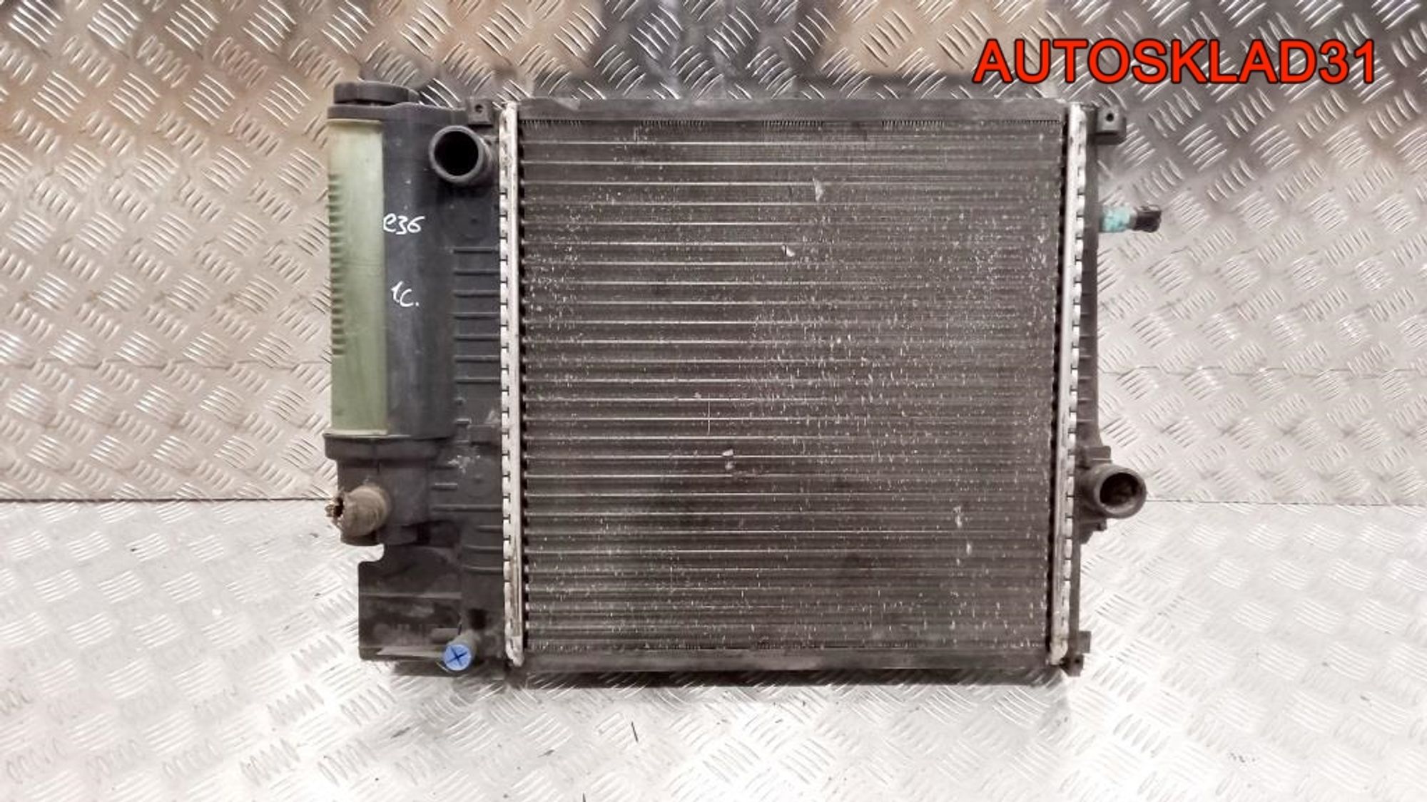 Радиатор основной BMW E36 1,8 Бензин 17128350 - АвтоСклад31.рф - авторазборка контрактные б/у запчасти в г. Белгород Радиатор основной BMW E36 1,8 Бензин 17128350 - АвтоСклад31.рф - авторазборка контрактные б/у запчасти в г. Белгород