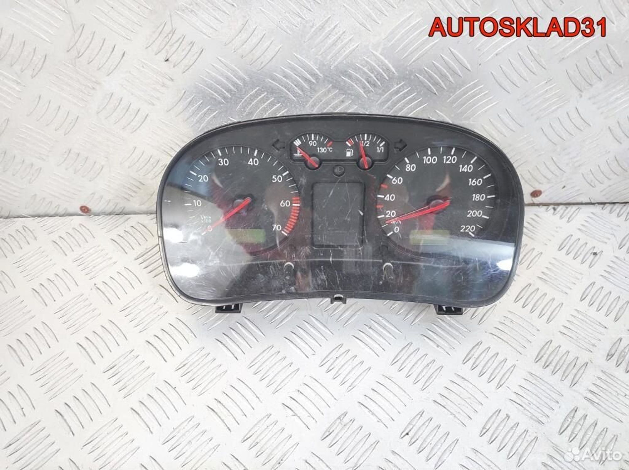 Панель приборов Volkswagen Golf 4 1J0920805 - АвтоСклад31.рф - авторазборка контрактные б/у запчасти в г. Белгород Панель приборов Volkswagen Golf 4 1J0920805 - АвтоСклад31.рф - авторазборка контрактные б/у запчасти в г. Белгород