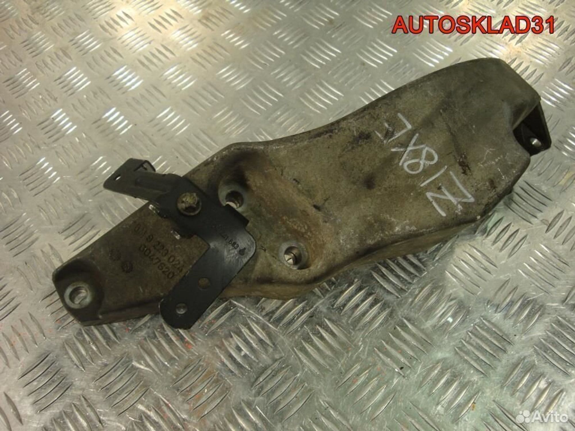 Кронштейн генератора Opel Vectra B 9223024 - АвтоСклад31.рф - авторазборка контрактные б/у запчасти в г. Белгород Кронштейн генератора Opel Vectra B 9223024 - АвтоСклад31.рф - авторазборка контрактные б/у запчасти в г. Белгород