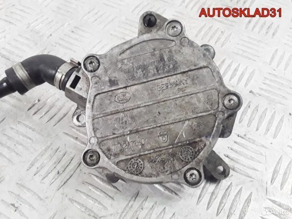 Крышка двигателя передняя Mitsubishi Colt MN195573 - АвтоСклад31.рф - авторазборка контрактные б/у запчасти в г. Белгород