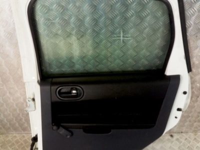 Дверь задняя правая Mitsubishi Colt Z3 MN161892 - АвтоСклад31.рф - авторазборка контрактные б/у запчасти в г. Белгород