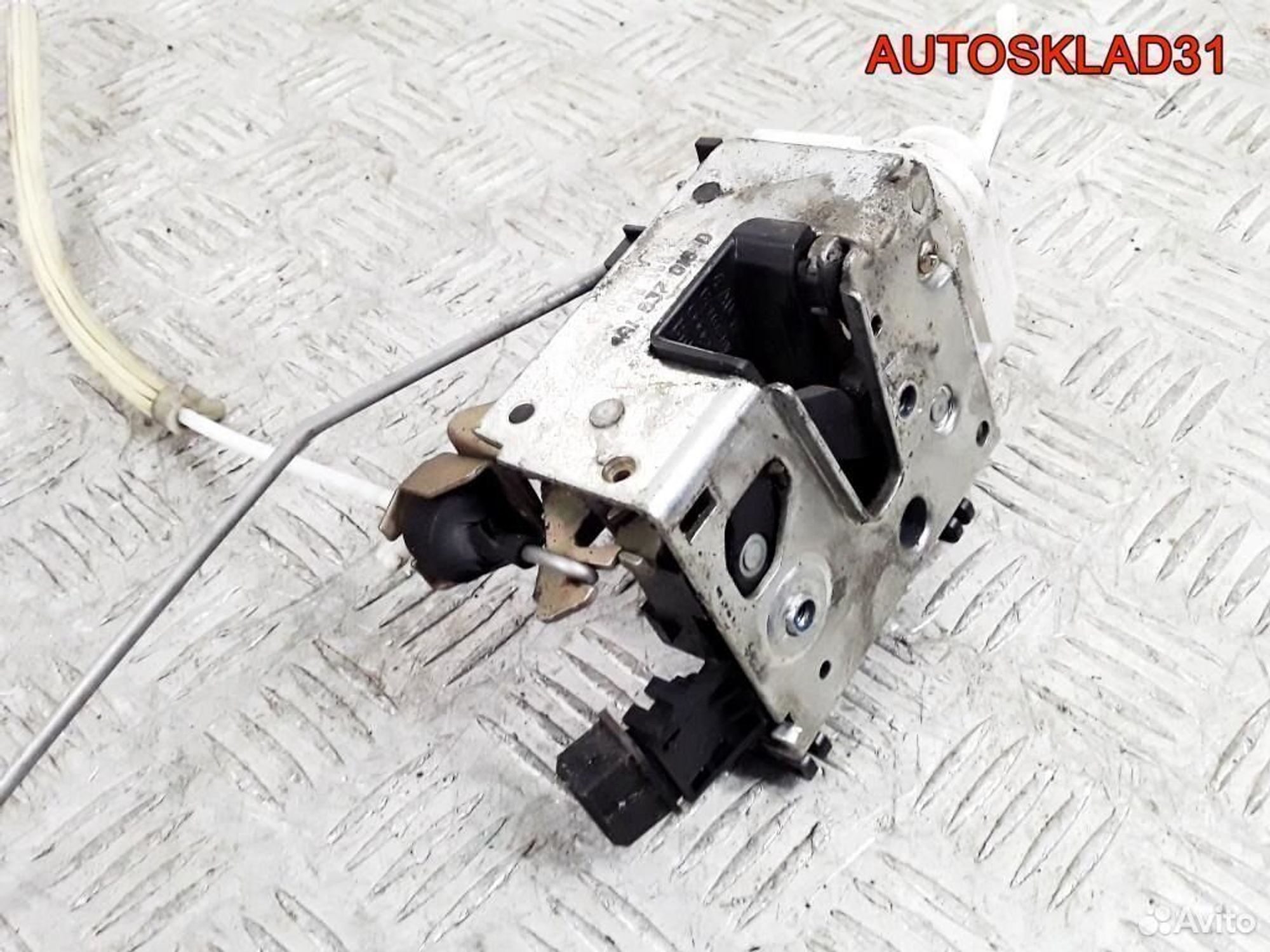 Замок двери передней правой Audi A6 C4 4A1837016D - АвтоСклад31.рф - авторазборка контрактные б/у запчасти в г. Белгород Замок двери передней правой Audi A6 C4 4A1837016D - АвтоСклад31.рф - авторазборка контрактные б/у запчасти в г. Белгород