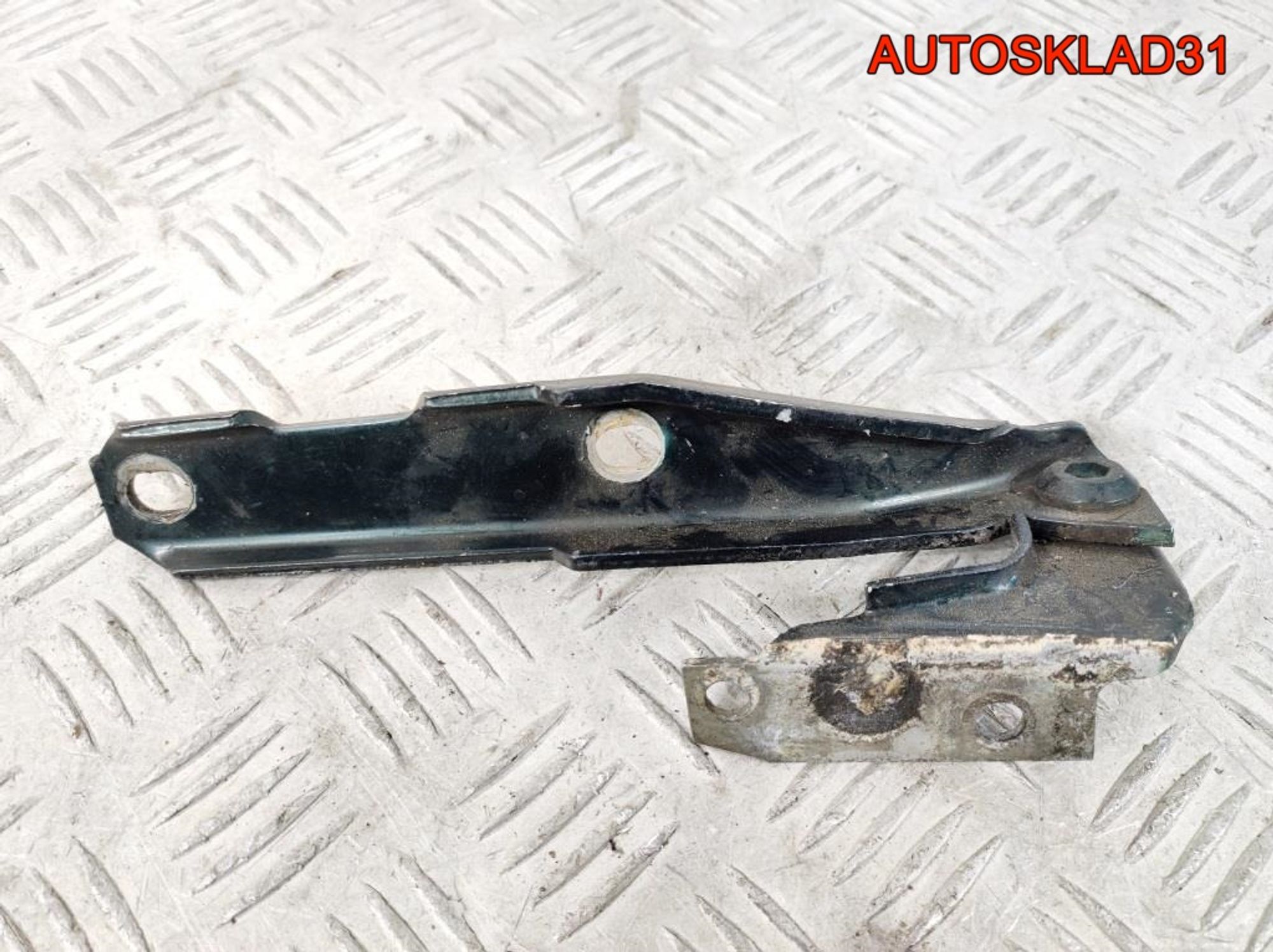 Петля капота правая Audi A6 C5 4B0823302D - АвтоСклад31.рф - авторазборка контрактные б/у запчасти в г. Белгород Петля капота правая Audi A6 C5 4B0823302D - АвтоСклад31.рф - авторазборка контрактные б/у запчасти в г. Белгород