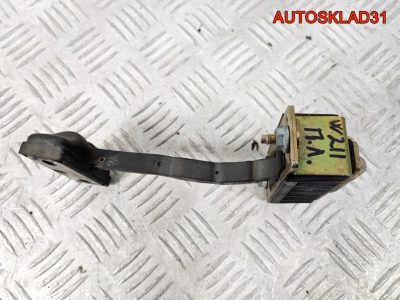 Ограничитель двери передней Mercedes Benz W211 - АвтоСклад31.рф - авторазборка контрактные б/у запчасти в г. Белгород