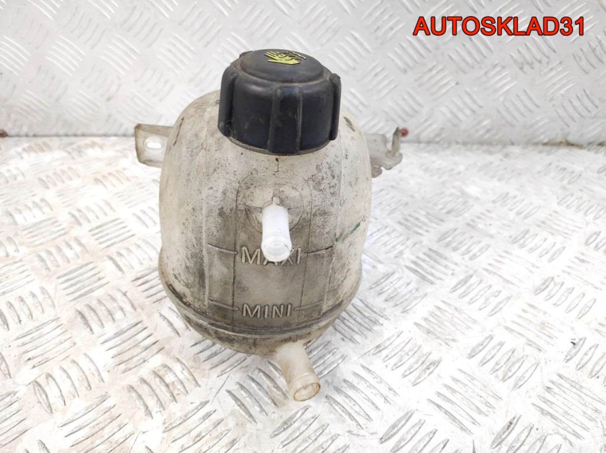 Бачок расширительный Renault Logan 1 8200686355 - АвтоСклад31.рф - авторазборка контрактные б/у запчасти в г. Белгород Бачок расширительный Renault Logan 1 8200686355 - АвтоСклад31.рф - авторазборка контрактные б/у запчасти в г. Белгород