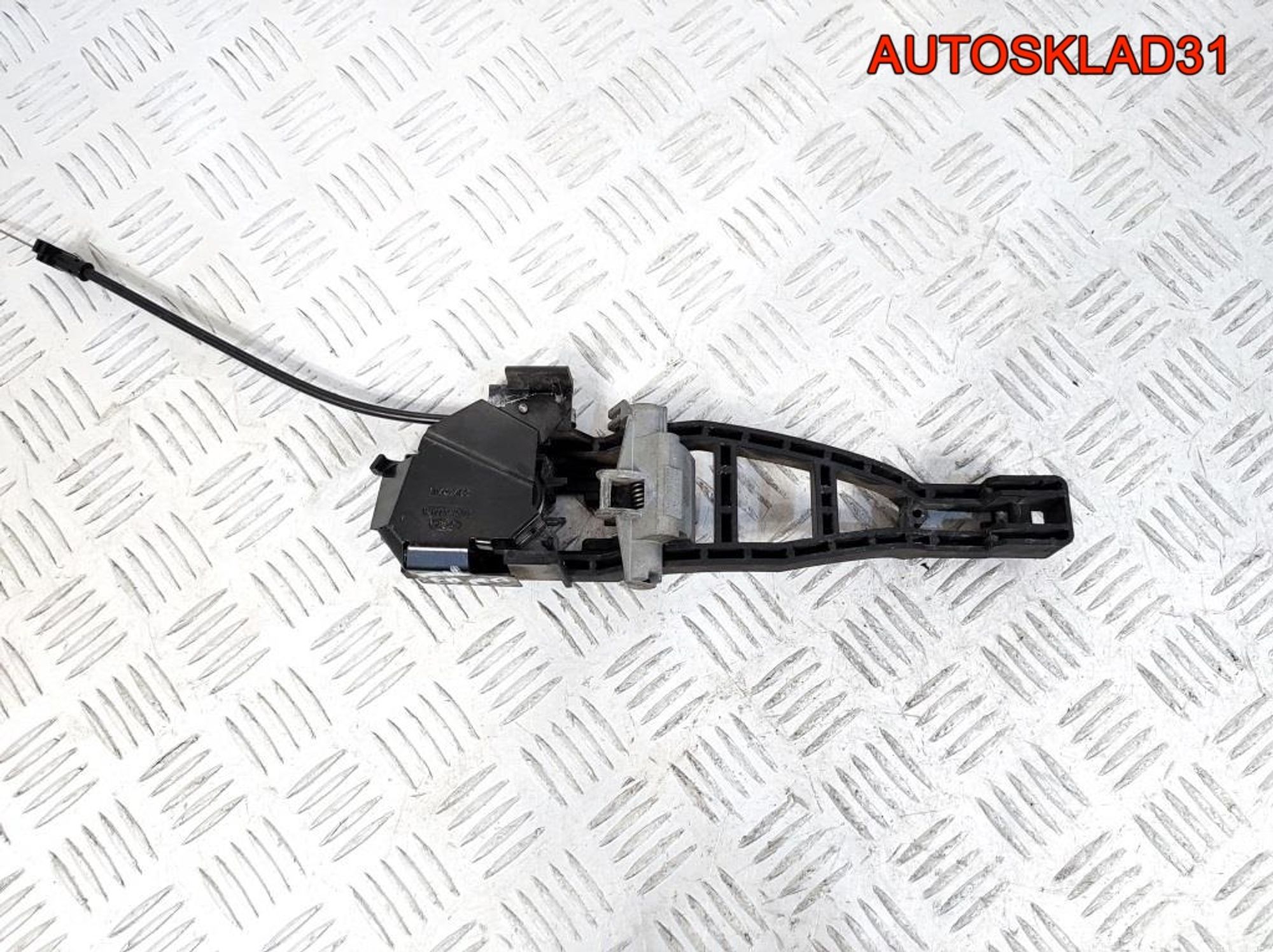 Кронштейн ручки двери Ford Focus 2 3M51R224A37BF - АвтоСклад31.рф - авторазборка контрактные б/у запчасти в г. Белгород Кронштейн ручки двери Ford Focus 2 3M51R224A37BF - АвтоСклад31.рф - авторазборка контрактные б/у запчасти в г. Белгород