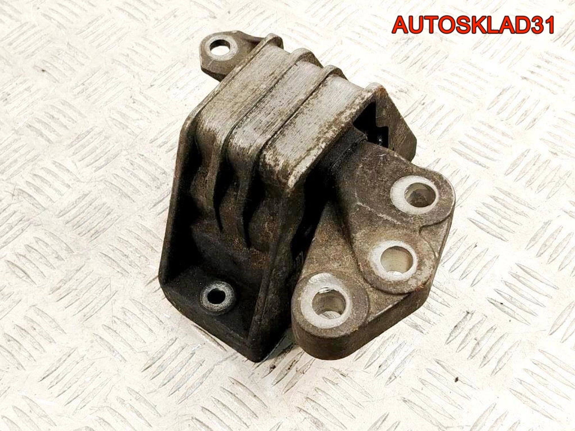 Опора двигателя правая Opel Signum V04657226 - АвтоСклад31.рф - авторазборка контрактные б/у запчасти в г. Белгород Опора двигателя правая Opel Signum V04657226 - АвтоСклад31.рф - авторазборка контрактные б/у запчасти в г. Белгород