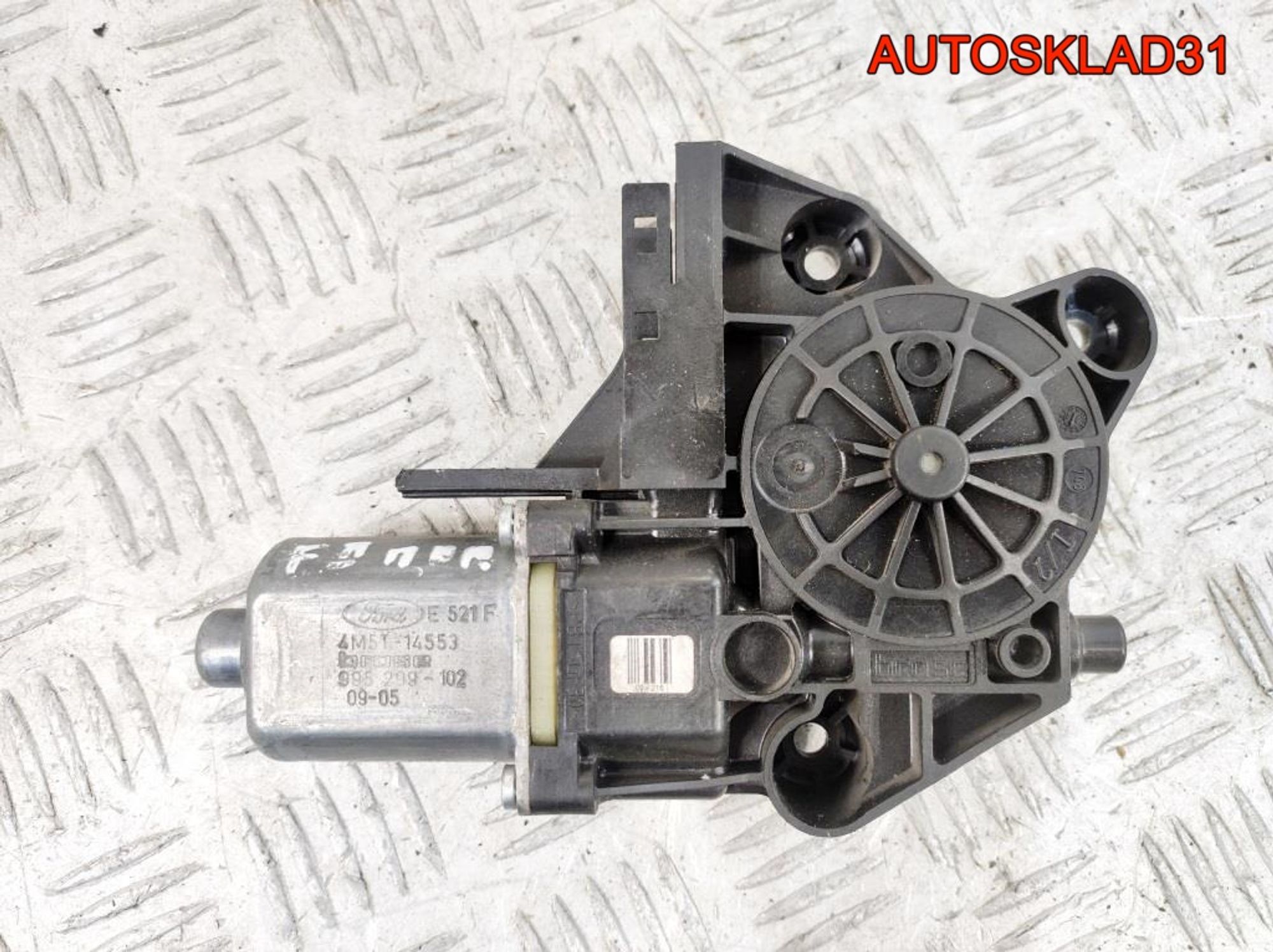 Моторчик стеклоподъемника п/п Ford Focus 2 4M5T14553 - АвтоСклад31.рф - авторазборка контрактные б/у запчасти в г. Белгород Моторчик стеклоподъемника п/п Ford Focus 2 4M5T14553 - АвтоСклад31.рф - авторазборка контрактные б/у запчасти в г. Белгород