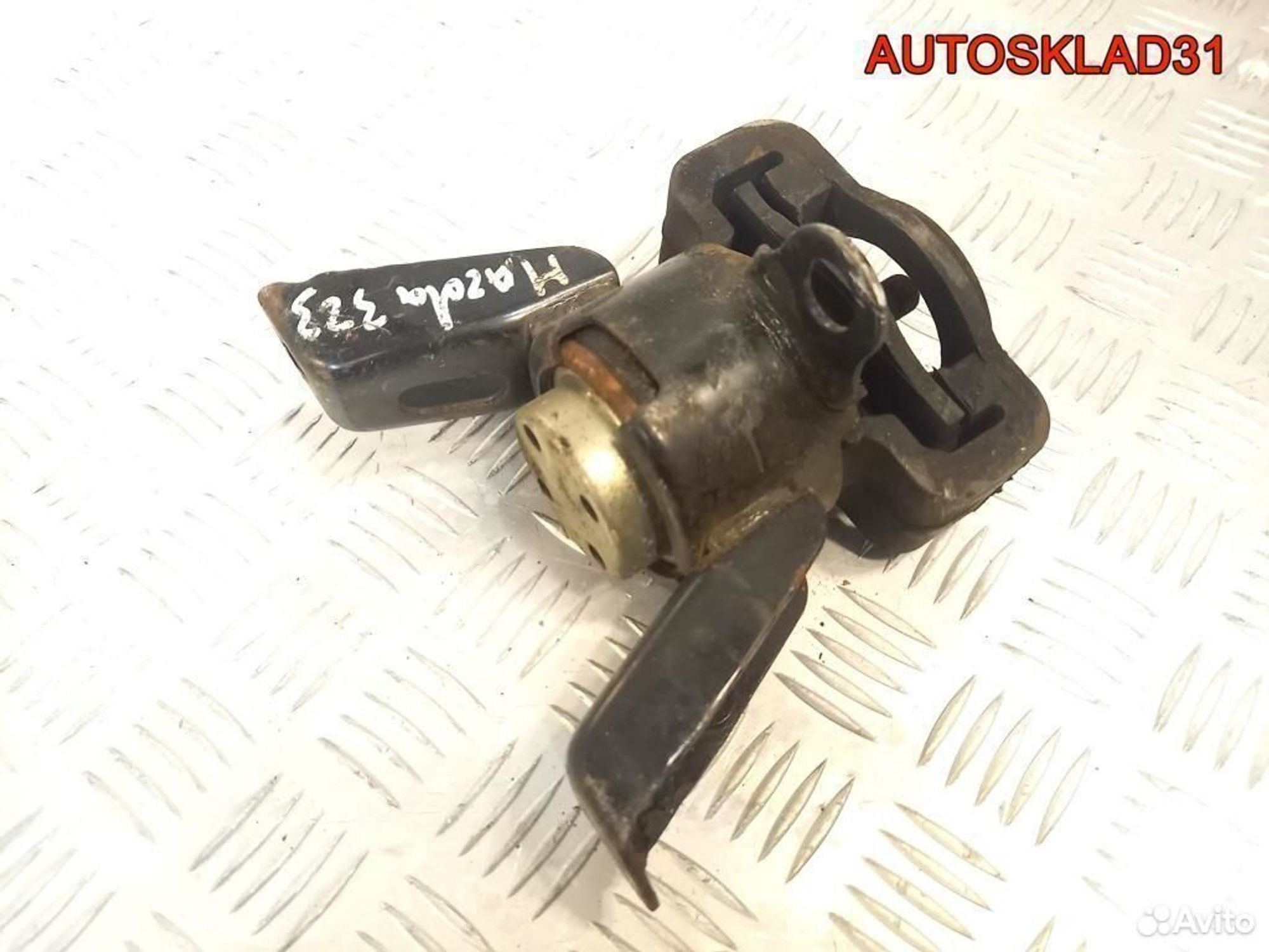 Опора двигателя правая Mazda 323 BA MZM009 - АвтоСклад31.рф - авторазборка контрактные б/у запчасти в г. Белгород Опора двигателя правая Mazda 323 BA MZM009 - АвтоСклад31.рф - авторазборка контрактные б/у запчасти в г. Белгород