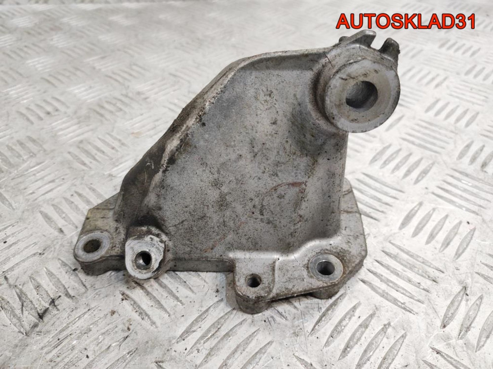 Кронштейн двигателя левый Mercedes W210 A1122231404 - АвтоСклад31.рф - авторазборка контрактные б/у запчасти в г. Белгород Кронштейн двигателя левый Mercedes W210 A1122231404 - АвтоСклад31.рф - авторазборка контрактные б/у запчасти в г. Белгород