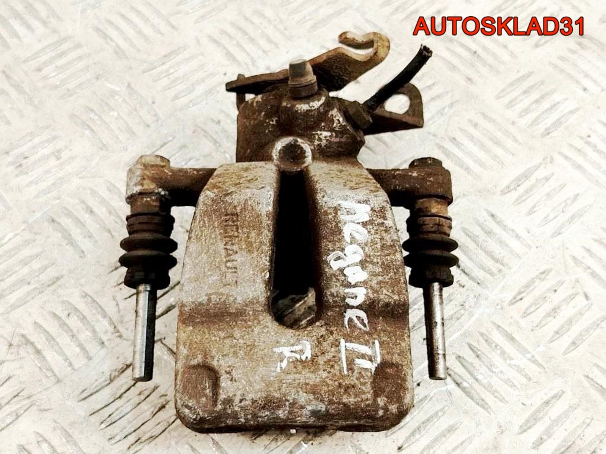Суппорт тормозной задний правый Renault Megane 2 7701207694 - АвтоСклад31.рф - авторазборка контрактные б/у запчасти в г. Белгород Суппорт тормозной задний правый Renault Megane 2 7701207694 - АвтоСклад31.рф - авторазборка контрактные б/у запчасти в г. Белгород