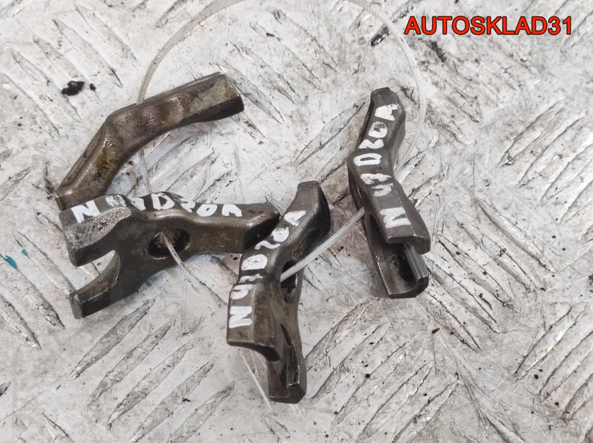 Кронштейн форсунки BMW E90 2.0 N47D20A 13537797881 - АвтоСклад31.рф - авторазборка контрактные б/у запчасти в г. Белгород Кронштейн форсунки BMW E90 2.0 N47D20A 13537797881 - АвтоСклад31.рф - авторазборка контрактные б/у запчасти в г. Белгород