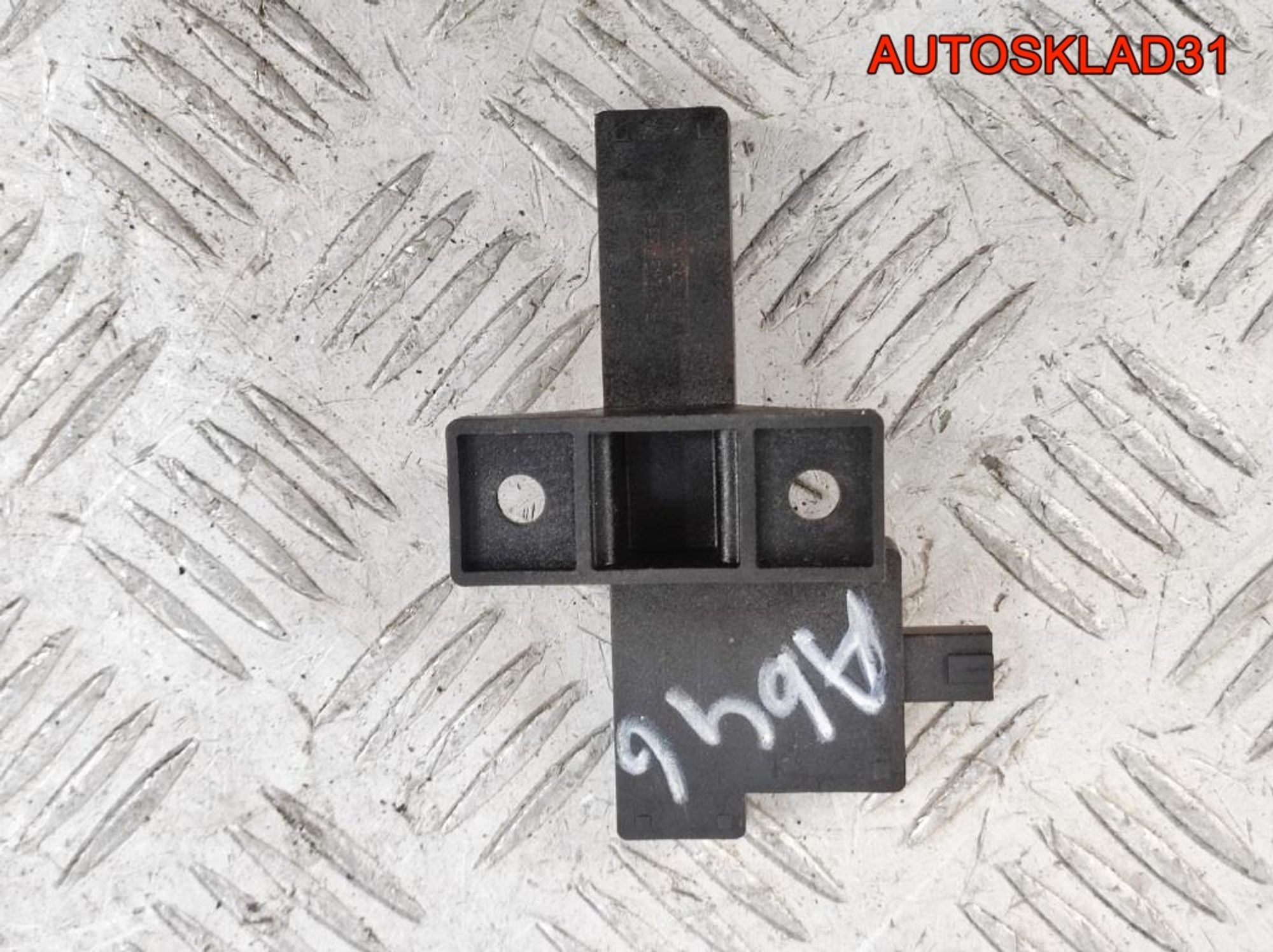 Антенна Audi A6 C7 8K0907247 - АвтоСклад31.рф - авторазборка контрактные б/у запчасти в г. Белгород Антенна Audi A6 C7 8K0907247 - АвтоСклад31.рф - авторазборка контрактные б/у запчасти в г. Белгород