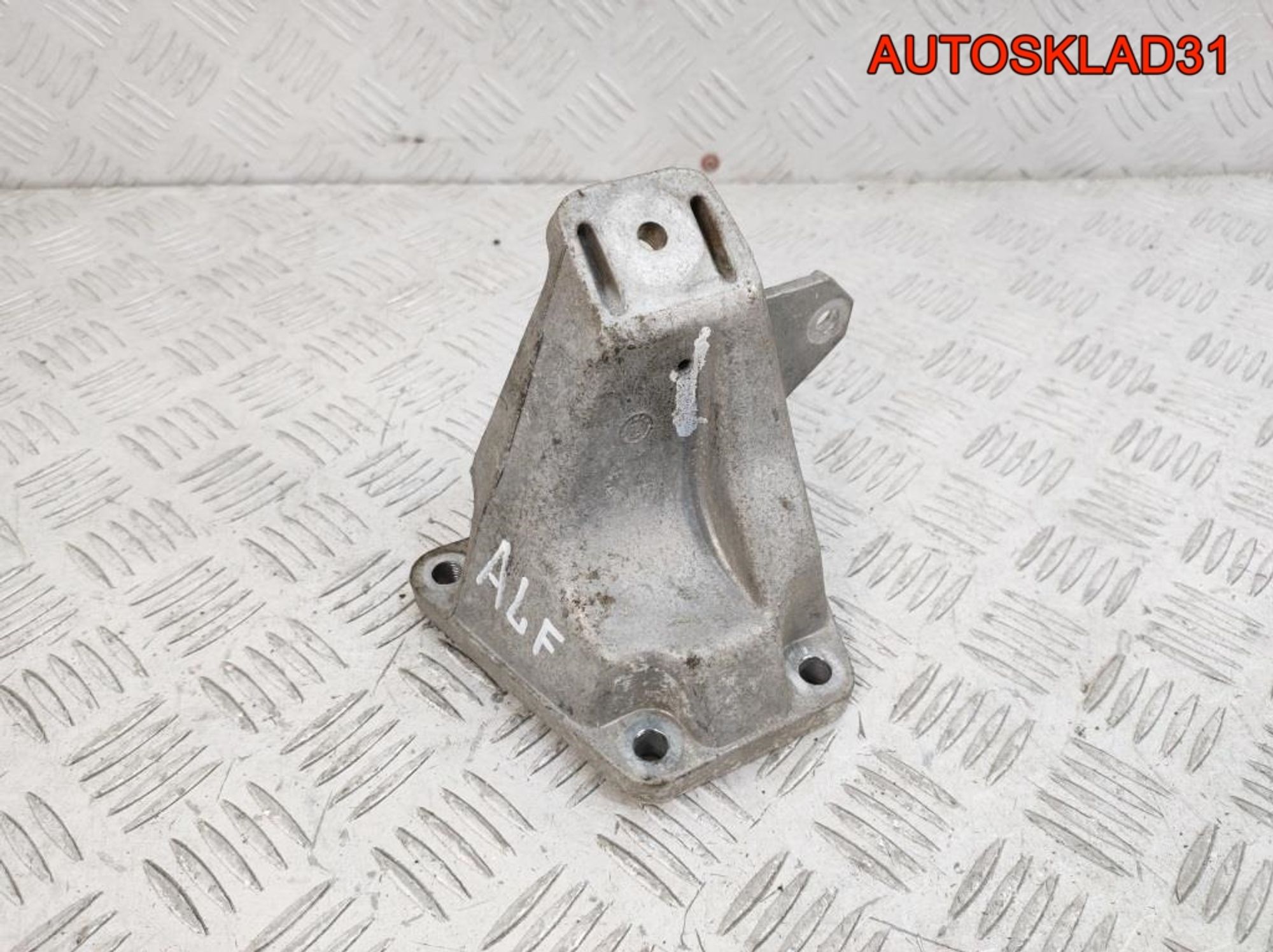 Кронштейн двигателя правый Audi A6 C5 2,4 ALF 8D0199308D - АвтоСклад31.рф - авторазборка контрактные б/у запчасти в г. Белгород Кронштейн двигателя правый Audi A6 C5 2,4 ALF 8D0199308D - АвтоСклад31.рф - авторазборка контрактные б/у запчасти в г. Белгород