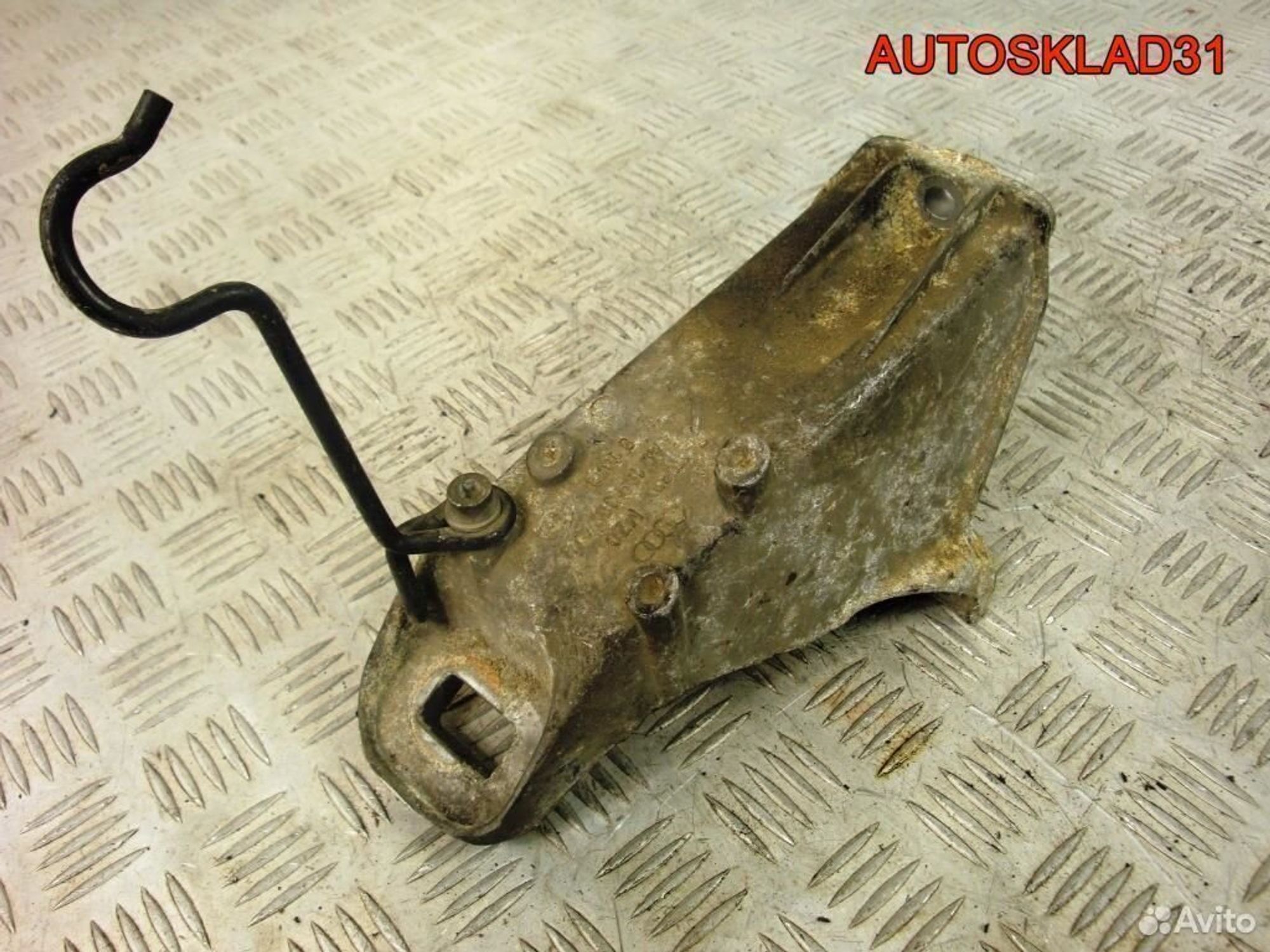 Кронштейн двигателя левый Audi 100 С4 4а0199307а - АвтоСклад31.рф - авторазборка контрактные б/у запчасти в г. Белгород Кронштейн двигателя левый Audi 100 С4 4а0199307а - АвтоСклад31.рф - авторазборка контрактные б/у запчасти в г. Белгород