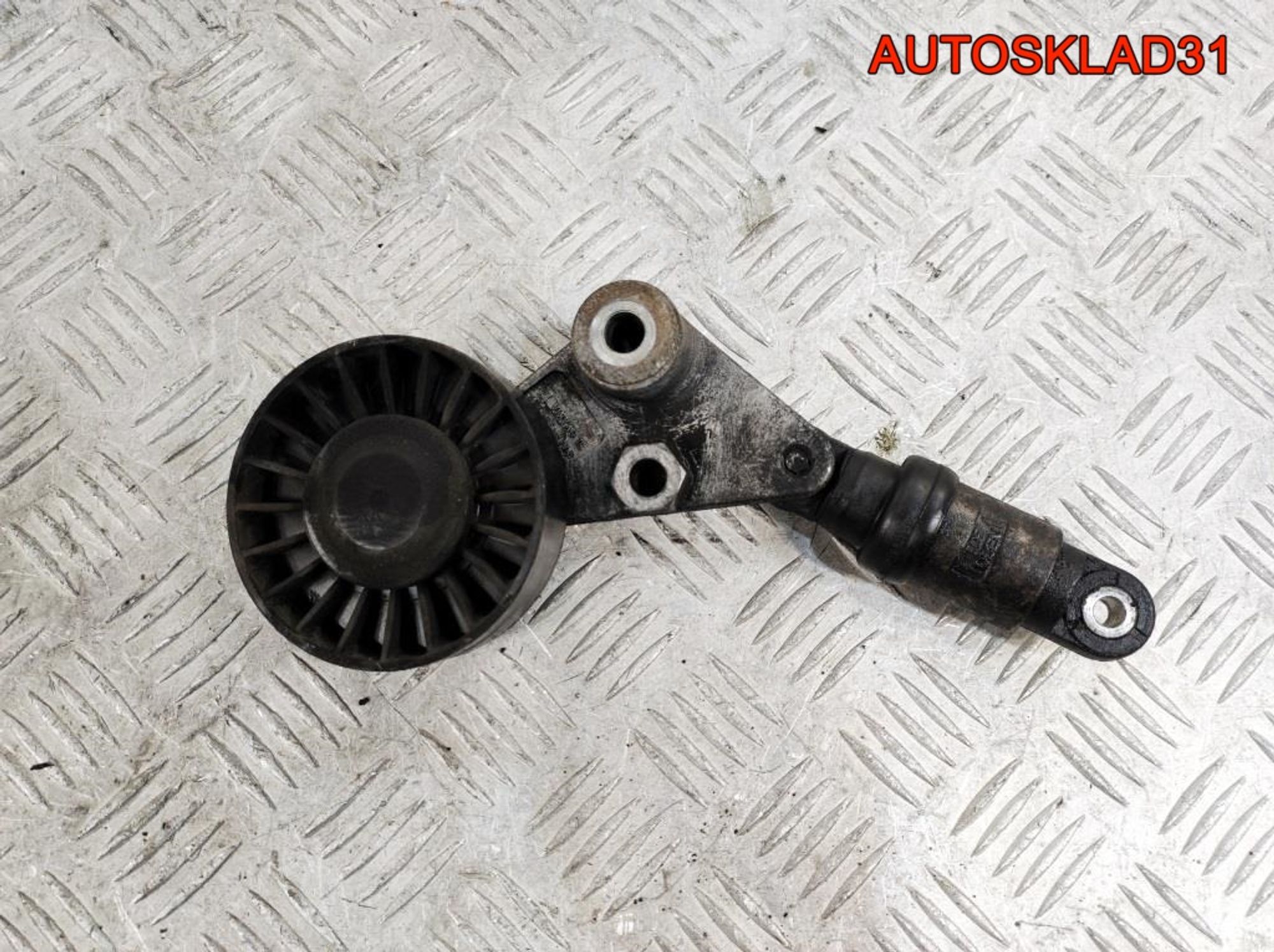 Ролик-натяжитель ремня Opel Vectra C 2,2 Y22DTR 9180809 - АвтоСклад31.рф - авторазборка контрактные б/у запчасти в г. Белгород Ролик-натяжитель ремня Opel Vectra C 2,2 Y22DTR 9180809 - АвтоСклад31.рф - авторазборка контрактные б/у запчасти в г. Белгород