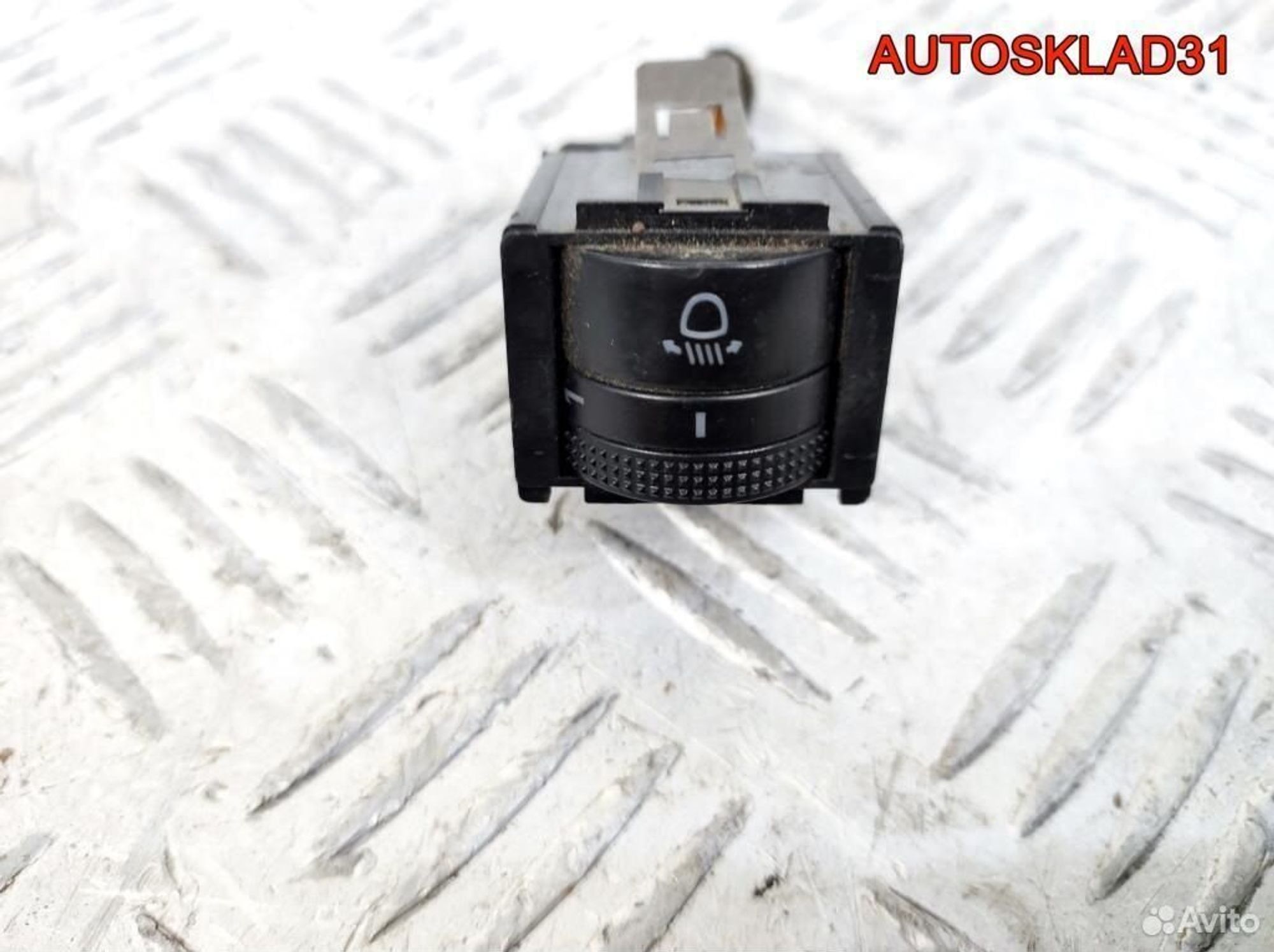Кнопка корректора фар Skoda Octavia A4 1U0941333C - АвтоСклад31.рф - авторазборка контрактные б/у запчасти в г. Белгород Кнопка корректора фар Skoda Octavia A4 1U0941333C - АвтоСклад31.рф - авторазборка контрактные б/у запчасти в г. Белгород