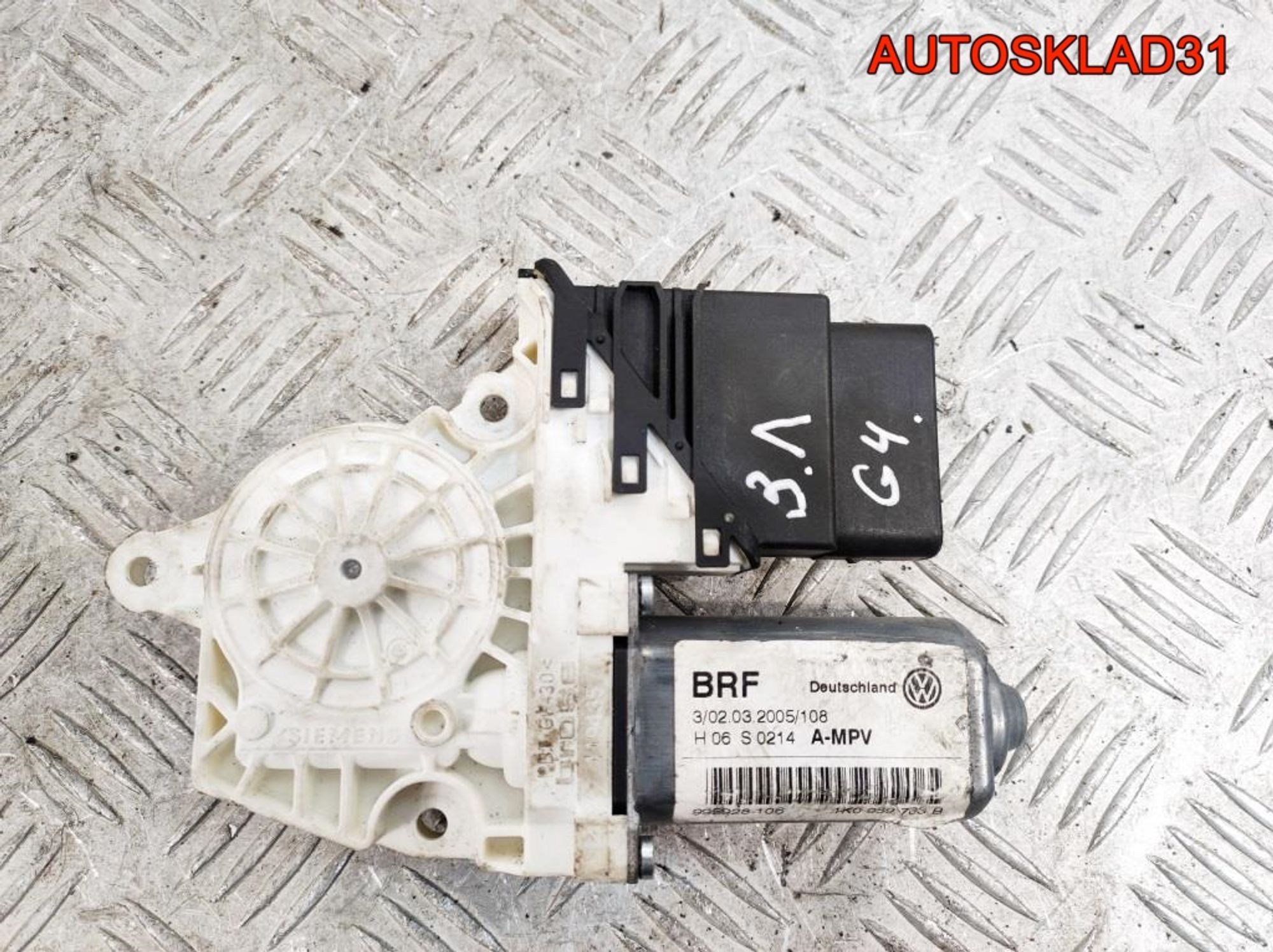 Моторчик стеклоподъемника задний левый VW Golf 5 1K0959703B - АвтоСклад31.рф - авторазборка контрактные б/у запчасти в г. Белгород Моторчик стеклоподъемника задний левый VW Golf 5 1K0959703B - АвтоСклад31.рф - авторазборка контрактные б/у запчасти в г. Белгород