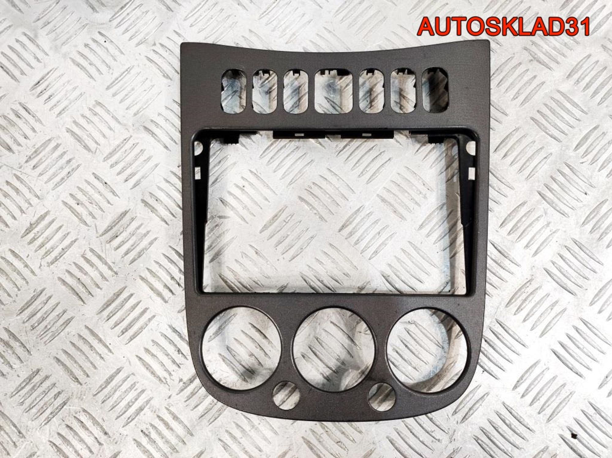 Рамка магнитолы Mercede W168 A1686802136 - АвтоСклад31.рф - авторазборка контрактные б/у запчасти в г. Белгород Рамка магнитолы Mercede W168 A1686802136 - АвтоСклад31.рф - авторазборка контрактные б/у запчасти в г. Белгород