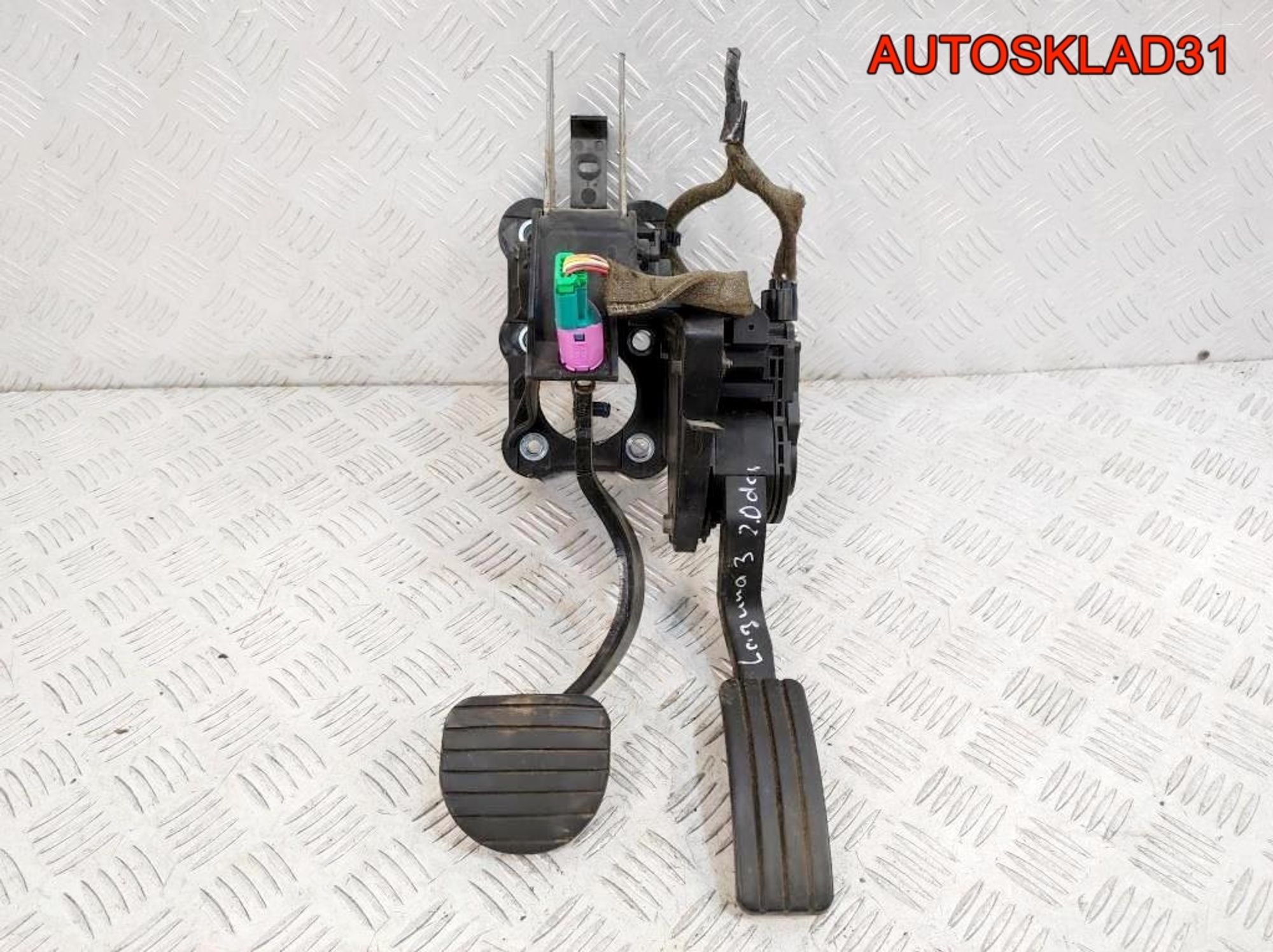 Блок педалей МКПП Renault Laguna 3 2,0 Дизель 465010003R - АвтоСклад31.рф - авторазборка контрактные б/у запчасти в г. Белгород Блок педалей МКПП Renault Laguna 3 2,0 Дизель 465010003R - АвтоСклад31.рф - авторазборка контрактные б/у запчасти в г. Белгород