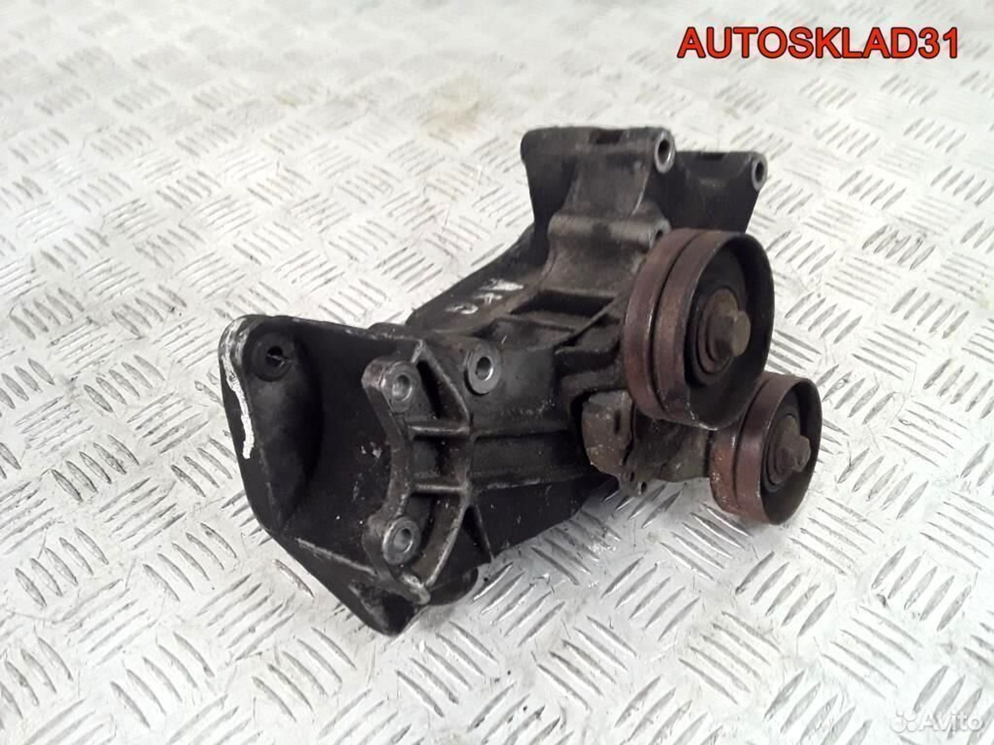 Кронштейн кондиционера VW Golf 4 032145169Q - АвтоСклад31.рф - авторазборка контрактные б/у запчасти в г. Белгород Кронштейн кондиционера VW Golf 4 032145169Q - АвтоСклад31.рф - авторазборка контрактные б/у запчасти в г. Белгород