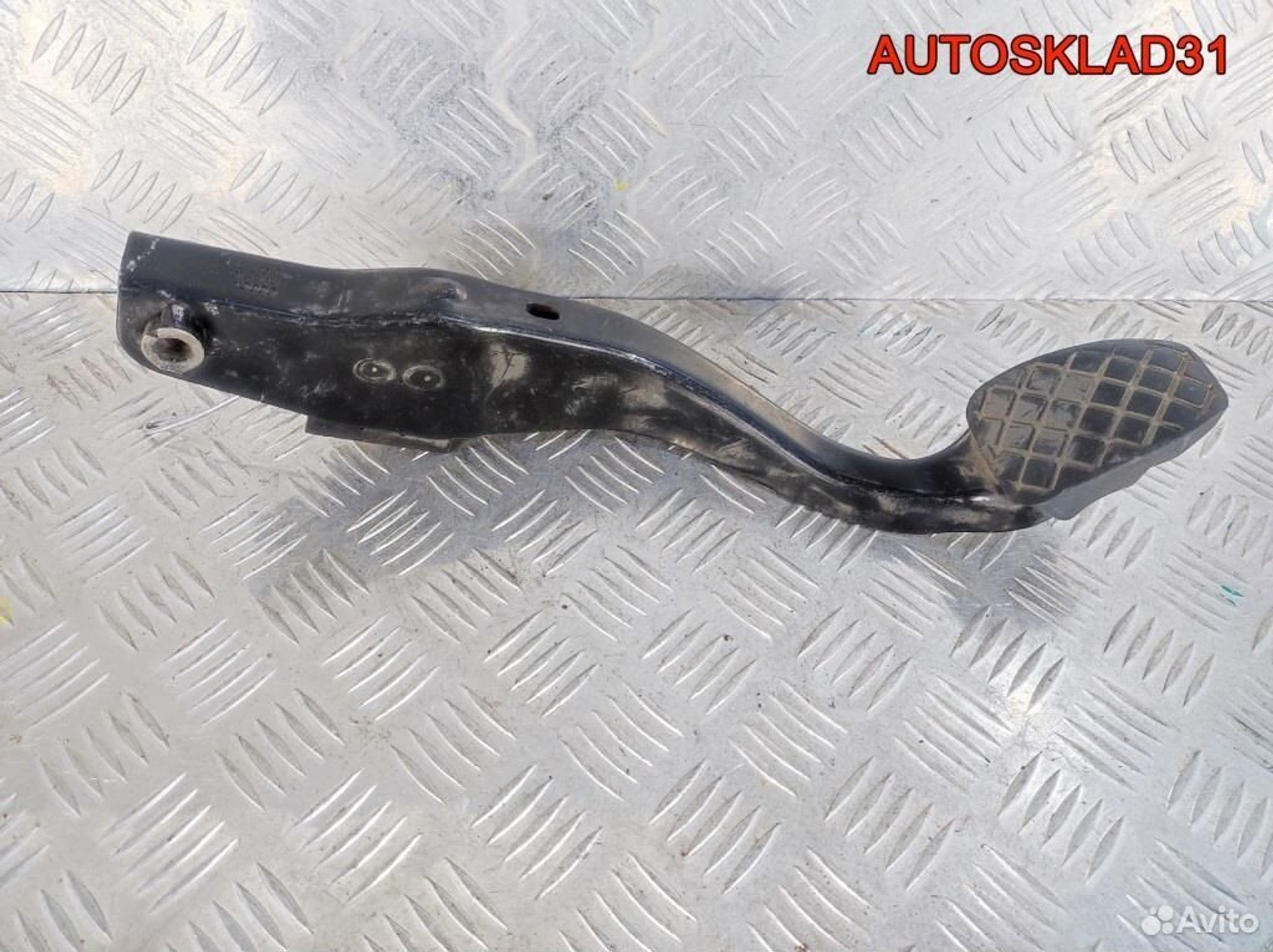 Педаль тормоза МКПП VW Passat B5 8D1721140 - АвтоСклад31.рф - авторазборка контрактные б/у запчасти в г. Белгород Педаль тормоза МКПП VW Passat B5 8D1721140 - АвтоСклад31.рф - авторазборка контрактные б/у запчасти в г. Белгород