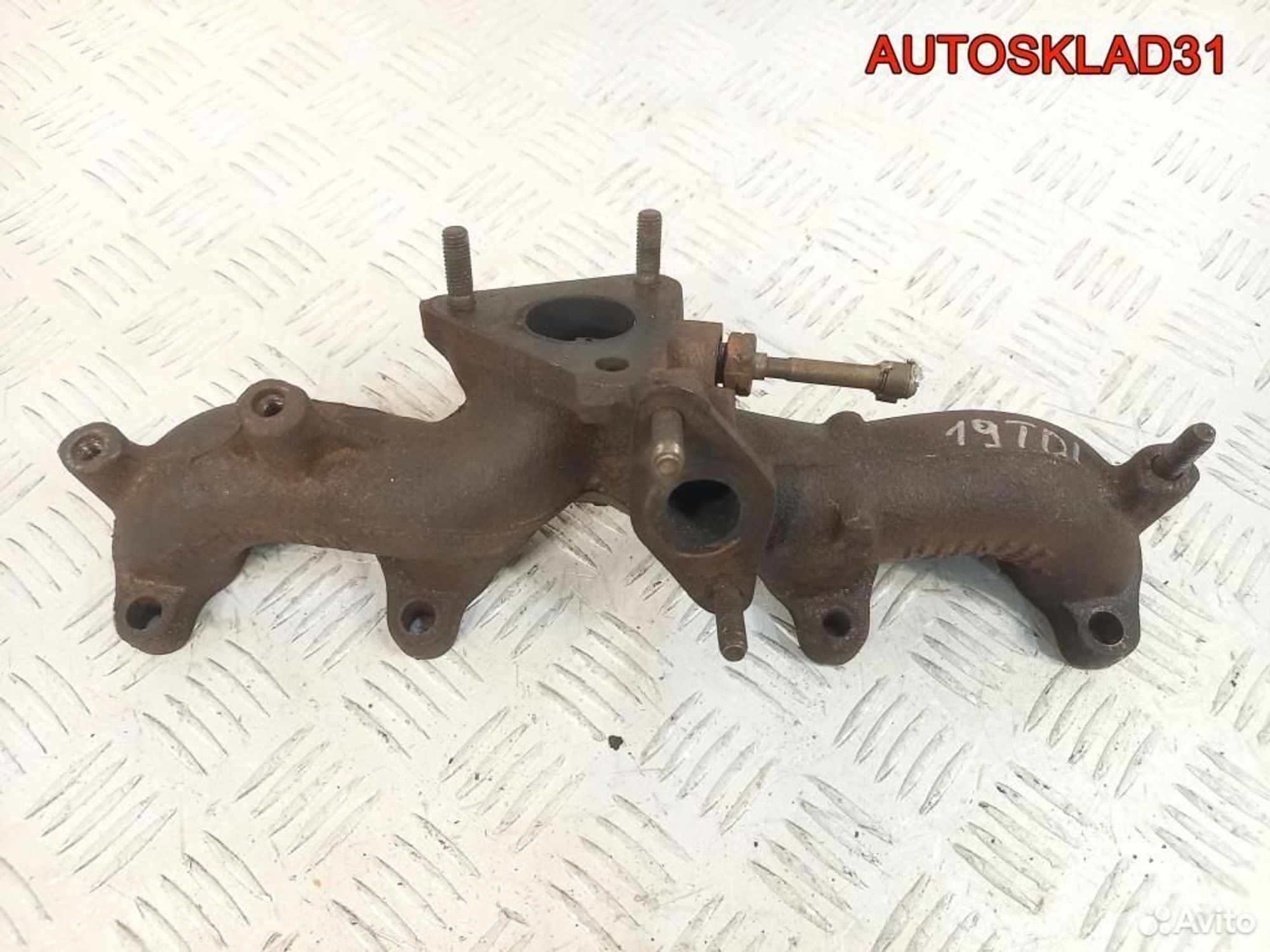 Коллектор выпускной Audi A4 B7 1.9 TDI 038253033H - АвтоСклад31.рф - авторазборка контрактные б/у запчасти в г. Белгород Коллектор выпускной Audi A4 B7 1.9 TDI 038253033H - АвтоСклад31.рф - авторазборка контрактные б/у запчасти в г. Белгород
