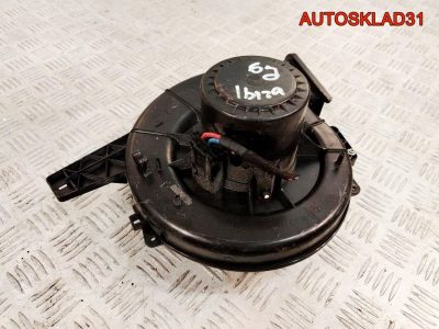 Моторчик отопителя Seat Ibiza 4 8EW009157111 - АвтоСклад31.рф - авторазборка контрактные б/у запчасти в г. Белгород