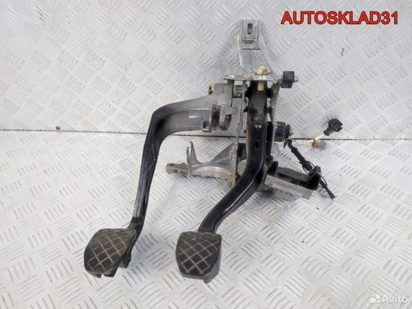 Диск сцепления VW Golf 5 2.0 BDK 036141032T - АвтоСклад31.рф - авторазборка контрактные б/у запчасти в г. Белгород