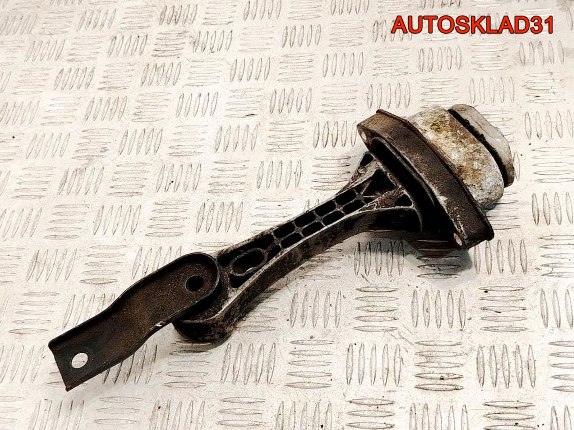 Опора двигателя задняя VW Golf 4 1,8 AGU Бензин 1J0199851M - АвтоСклад31.рф - авторазборка контрактные б/у запчасти в г. Белгород Опора двигателя задняя VW Golf 4 1,8 AGU Бензин 1J0199851M - АвтоСклад31.рф - авторазборка контрактные б/у запчасти в г. Белгород